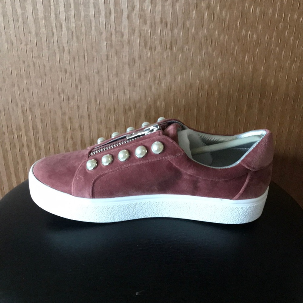 Steve Madden Lynn Mauve Sneaker Size 7